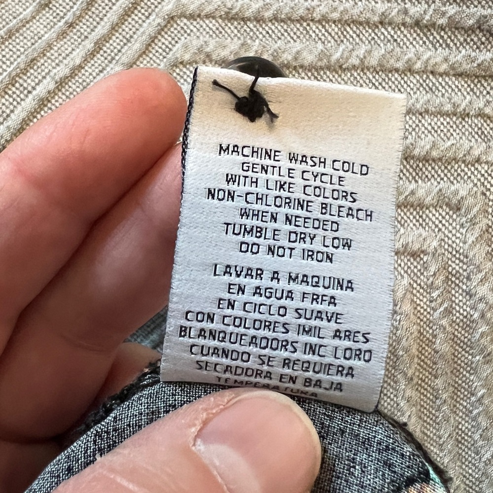 Aurora brand - Men’s short sleeve pineapple print button down shirt - size Large - Picture 12 of 12